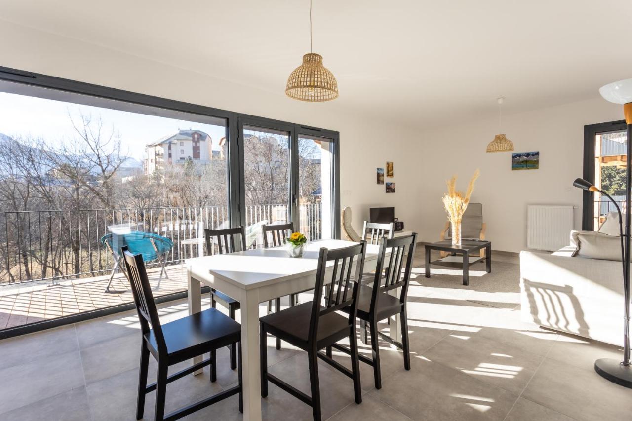 Au Calme Des Sommets - Vue Montagne Apartment Embrun Exterior photo